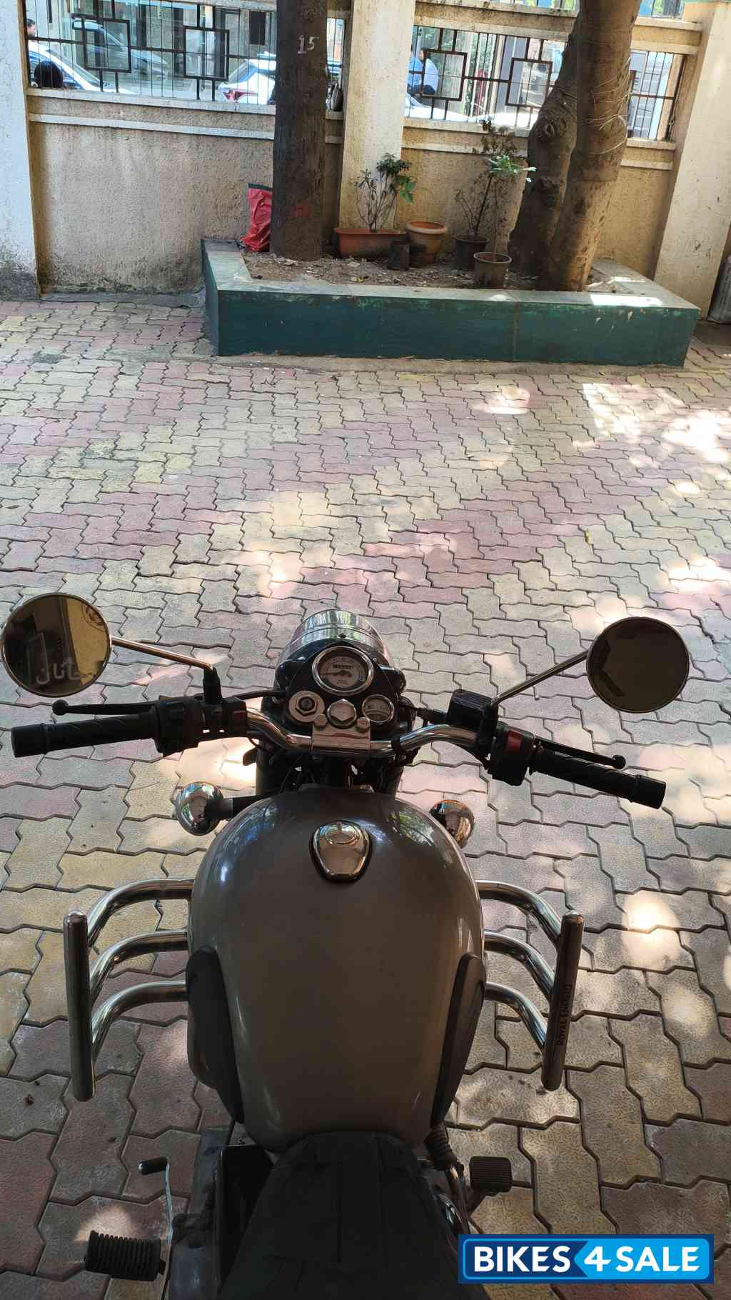 Gun Metal Grey Royal Enfield Classic Gunmetal Grey