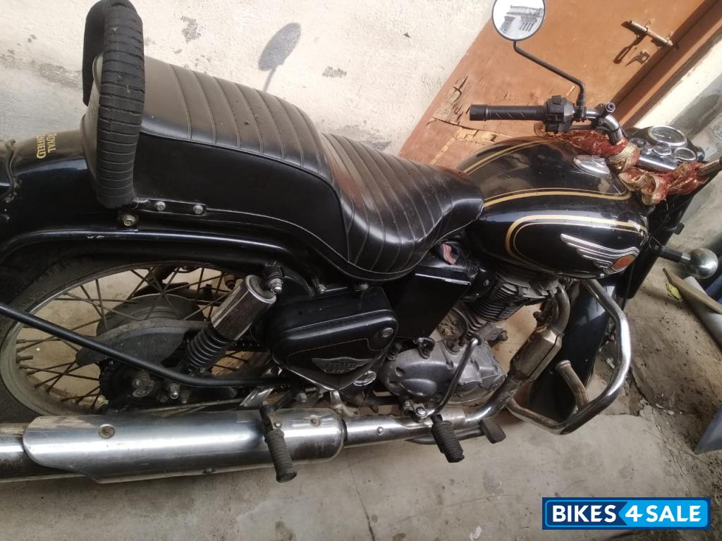 Black Royal Enfield Bullet 350 KS BS6