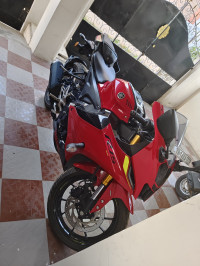Yamaha R15 V4