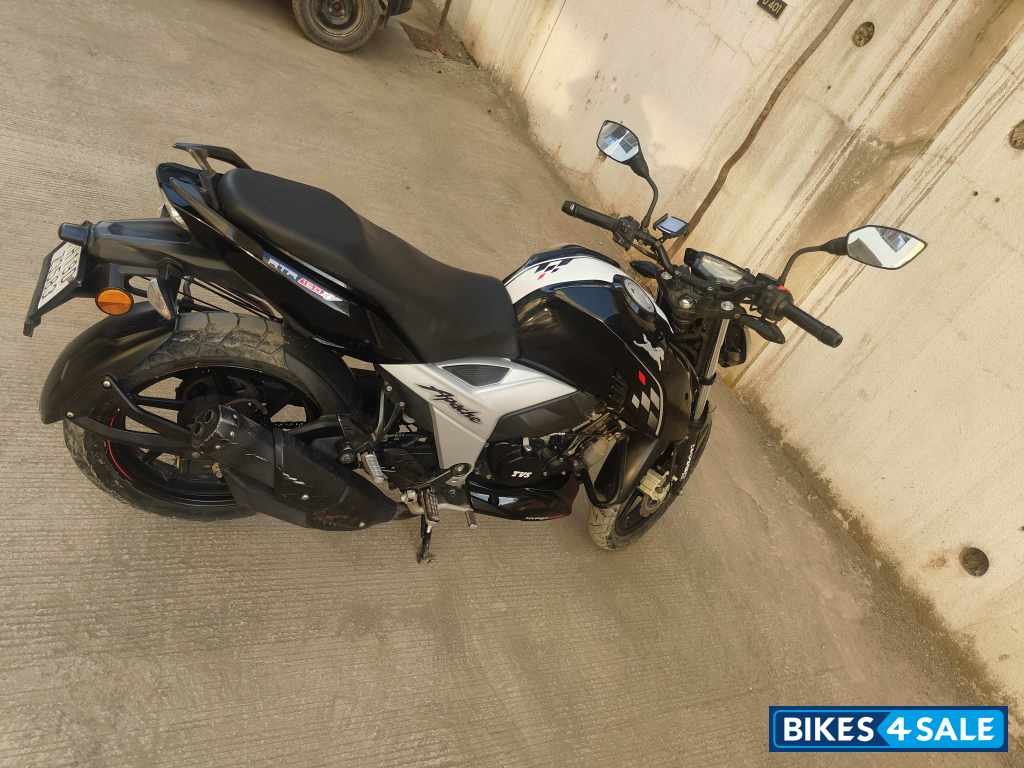 TVS Apache RTR 160 4V