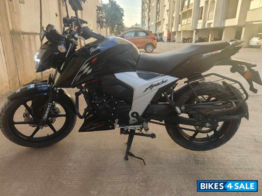 TVS Apache RTR 160 4V