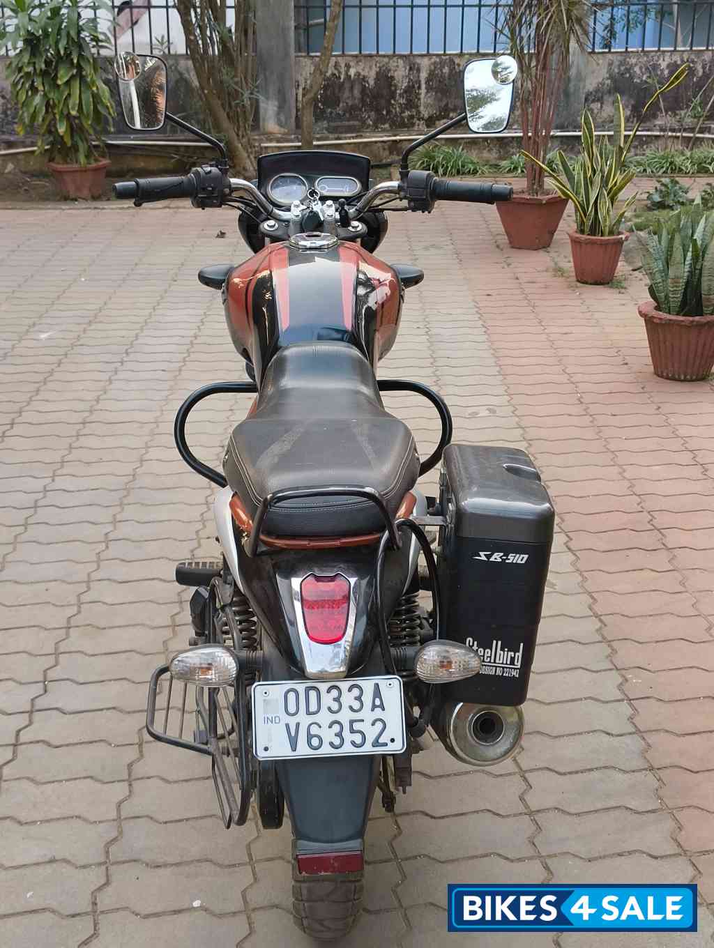 Ebony Black Metal Bajaj V12