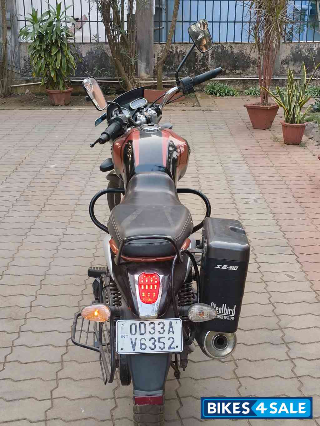 Ebony Black Metal Bajaj V12