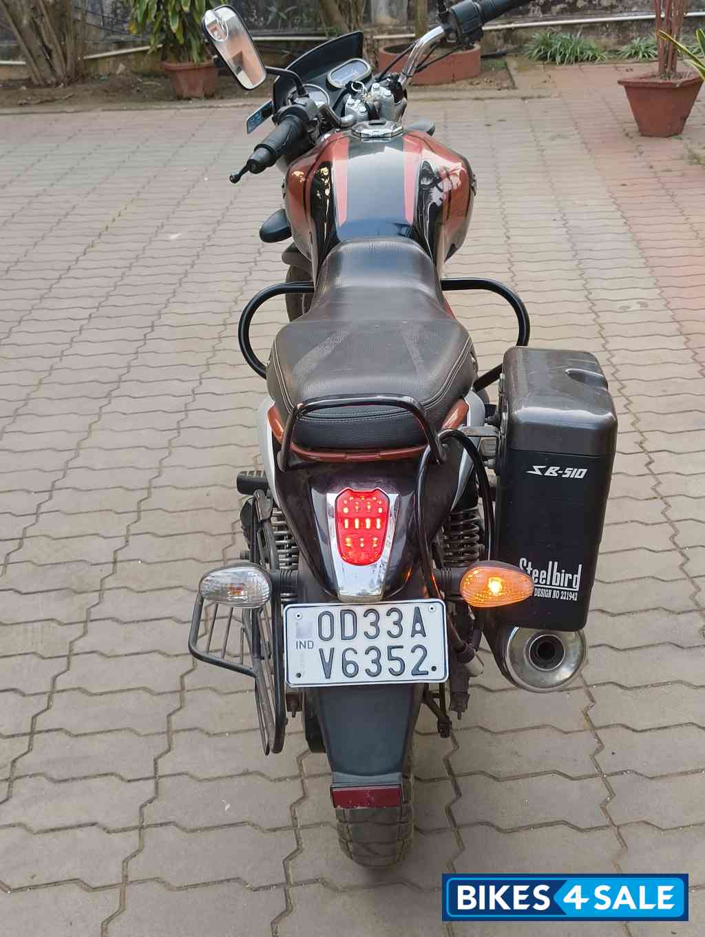 Ebony Black Metal Bajaj V12