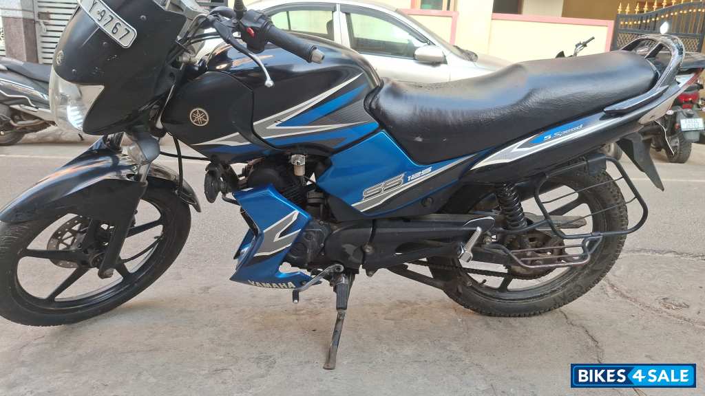 Blue Yamaha SS125