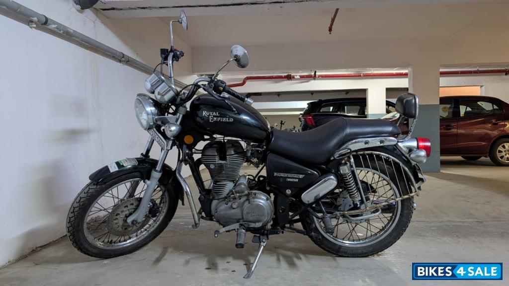 Black Royal Enfield Thunderbird TwinSpark 350
