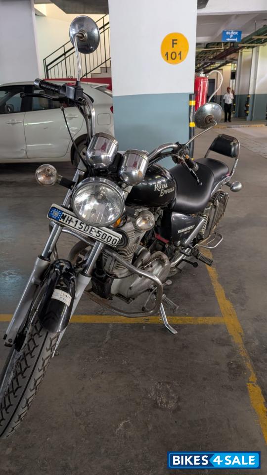 Black Royal Enfield Thunderbird TwinSpark 350
