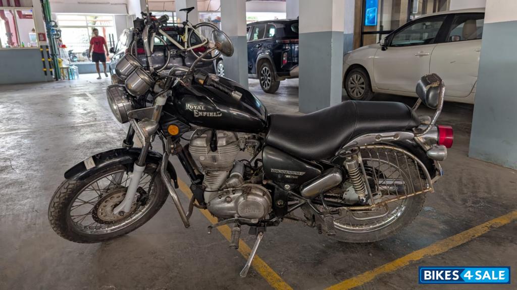 Black Royal Enfield Thunderbird TwinSpark 350
