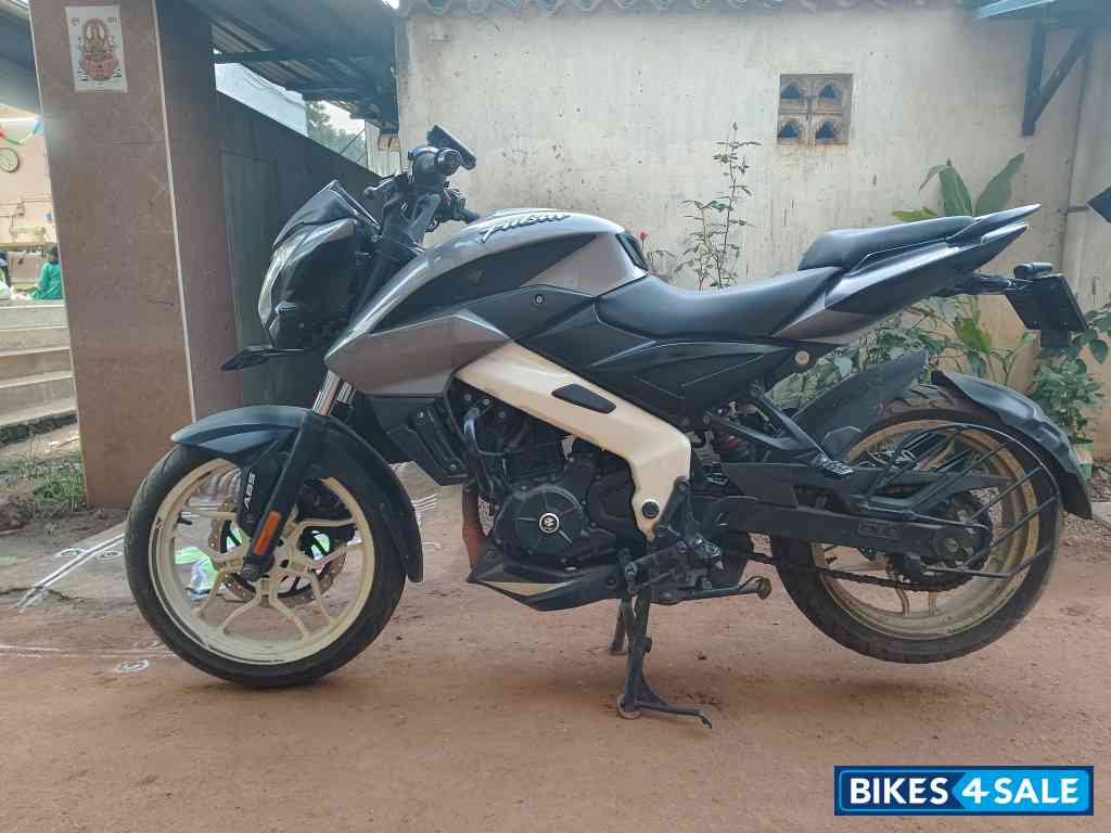 Bajaj Pulsar 200 NS