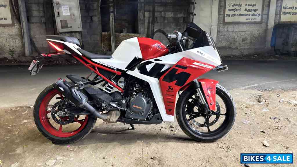 Red And White KTM RC 390 2024