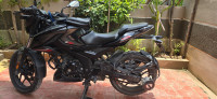 Brooklyn Black Bajaj Pulsar N160
