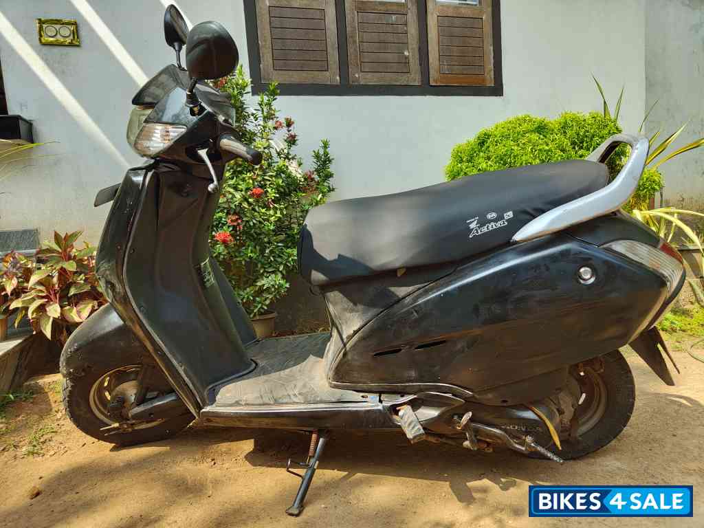 Black Honda Activa 3G