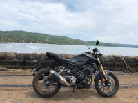 Black Honda 2022 CB300R