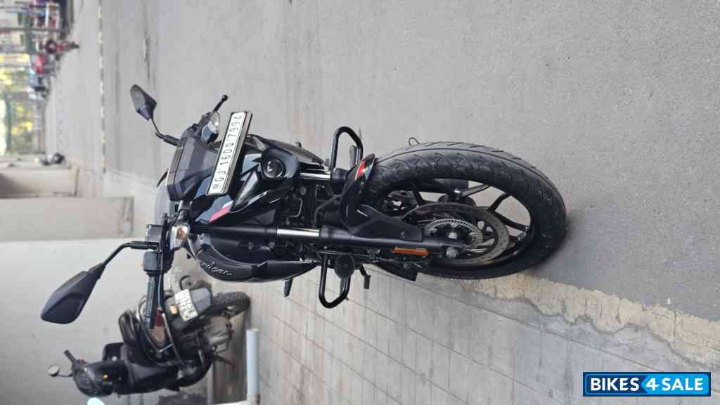 Black Bajaj Pulsar N160 Dual Channel ABS