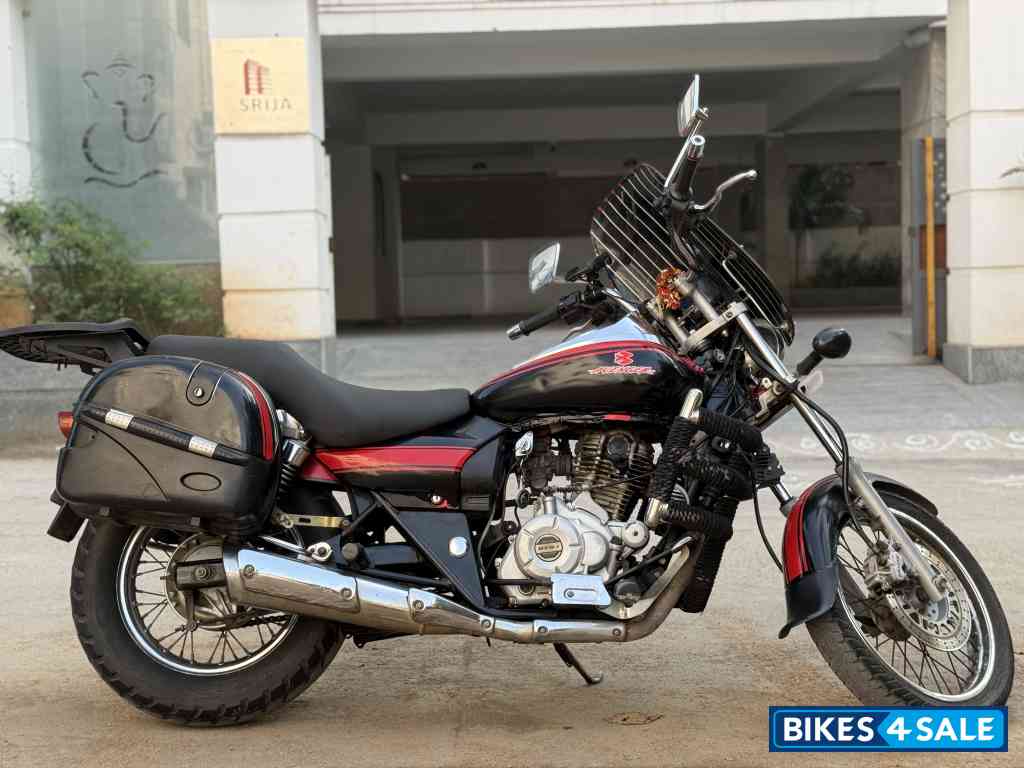 Bajaj Avenger 220 DTS-i