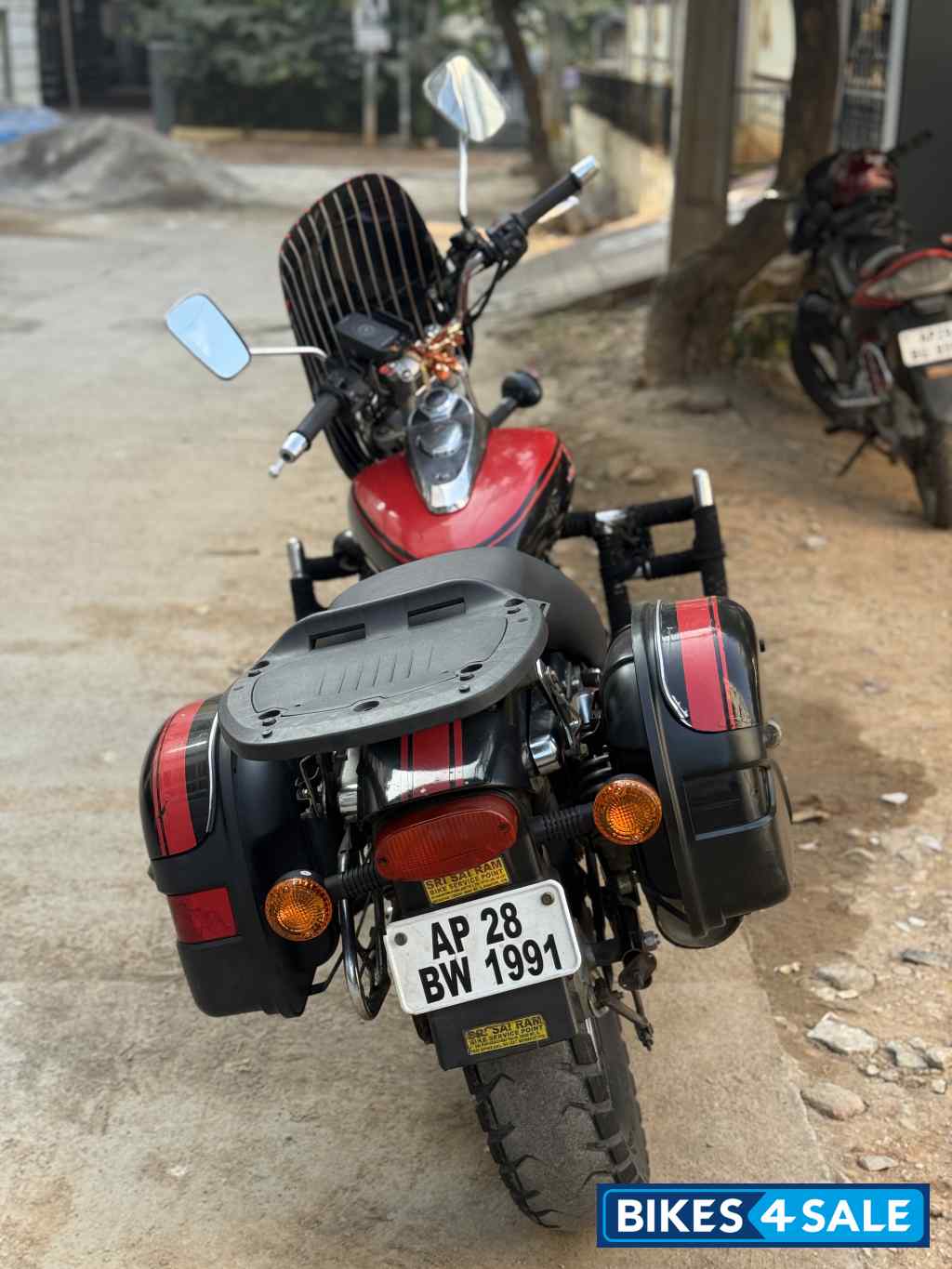 Bajaj Avenger 220 DTS-i