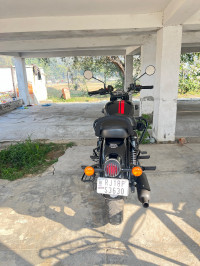 Stealth Black Royal Enfield Classic 350