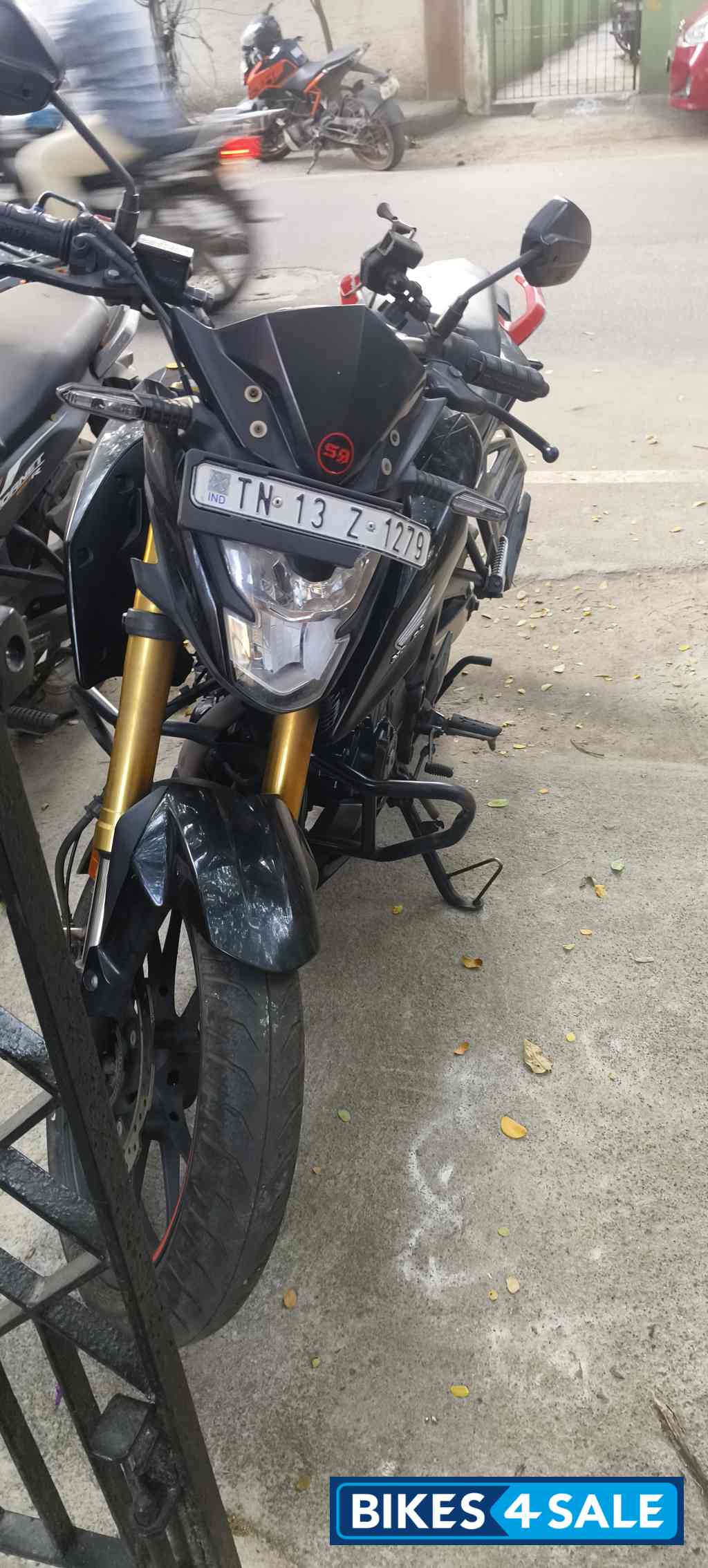 Black Honda Hornet 2.0