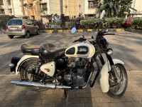 White Royal Enfield Classic 350