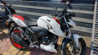 White Red TVS Apache RTR 160 4V Special Edition