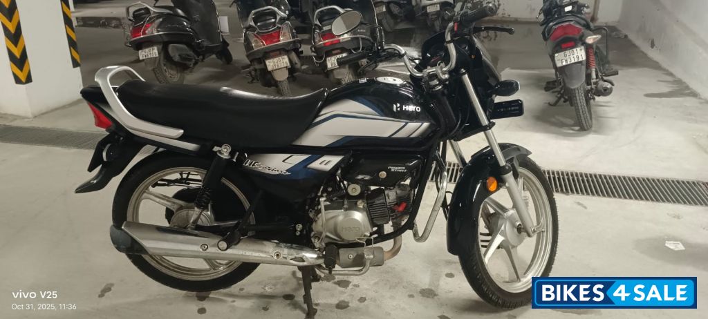 Black/blue Hero HF Deluxe BS6