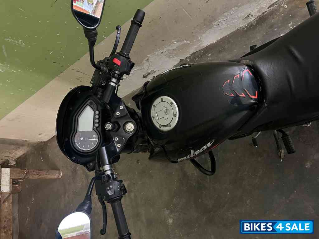 Black Bajaj Pulsar 125 Split Seat