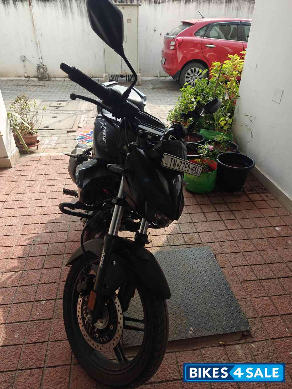 Black Hero Xtreme 125R Dual Channel ABS