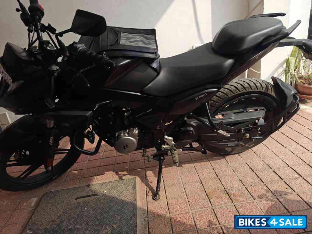 Black Hero Xtreme 125R Dual Channel ABS