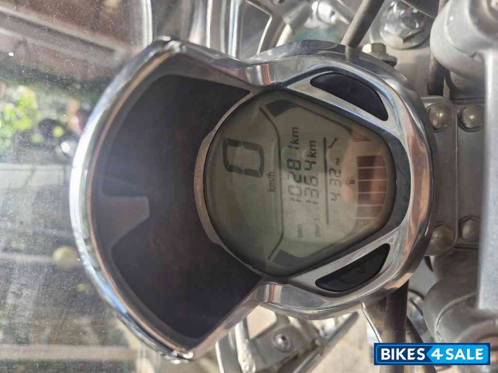 Auburn Black Bajaj Avenger Cruise 220 BS6