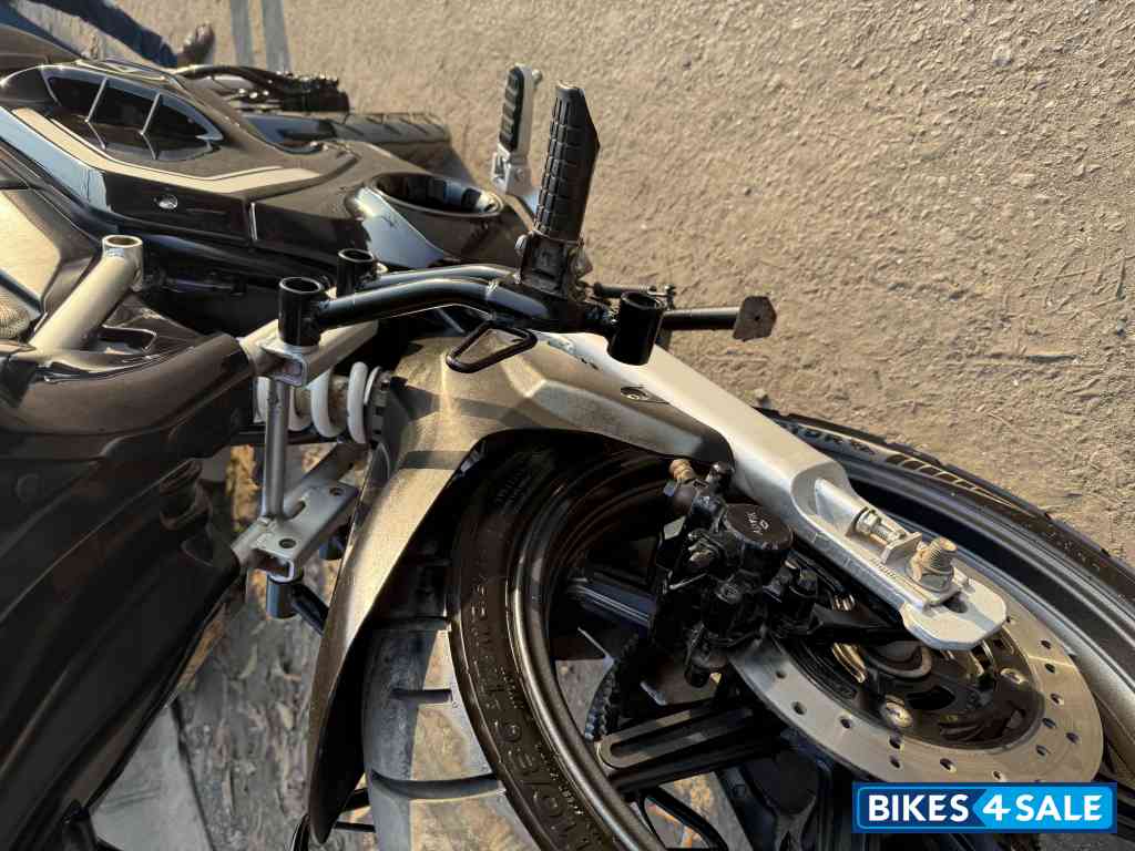 Cosmic Black Revolt RV400 BRZ