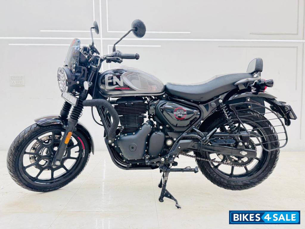 Dapper Grey Royal Enfield Hunter 350 Retro