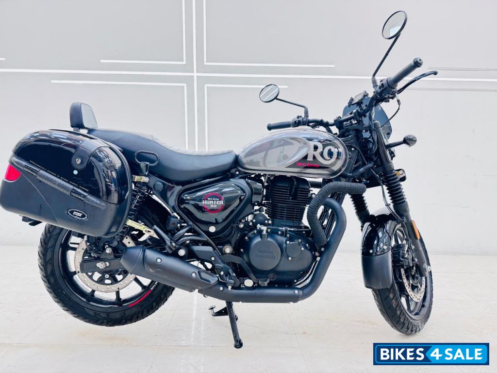 Dapper Grey Royal Enfield Hunter 350 Retro