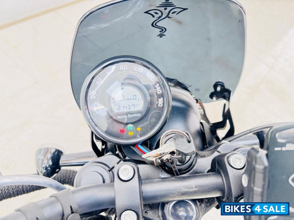 Dapper Grey Royal Enfield Hunter 350 Retro