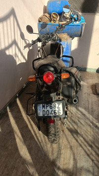 Factory Black Royal Enfield Hunter 350 Retro