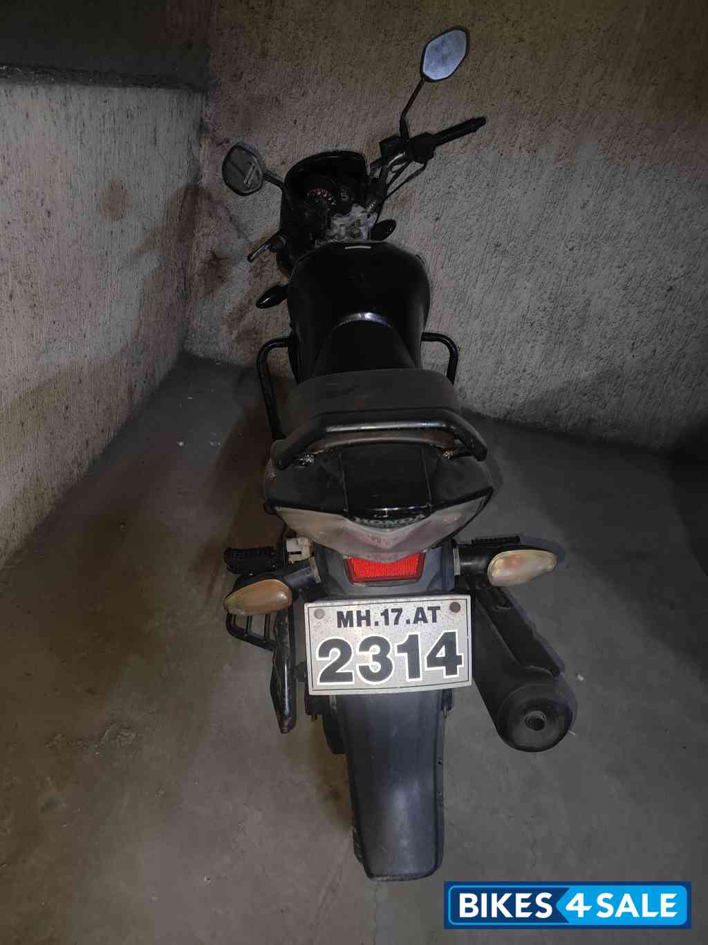 Black Honda CB Unicorn