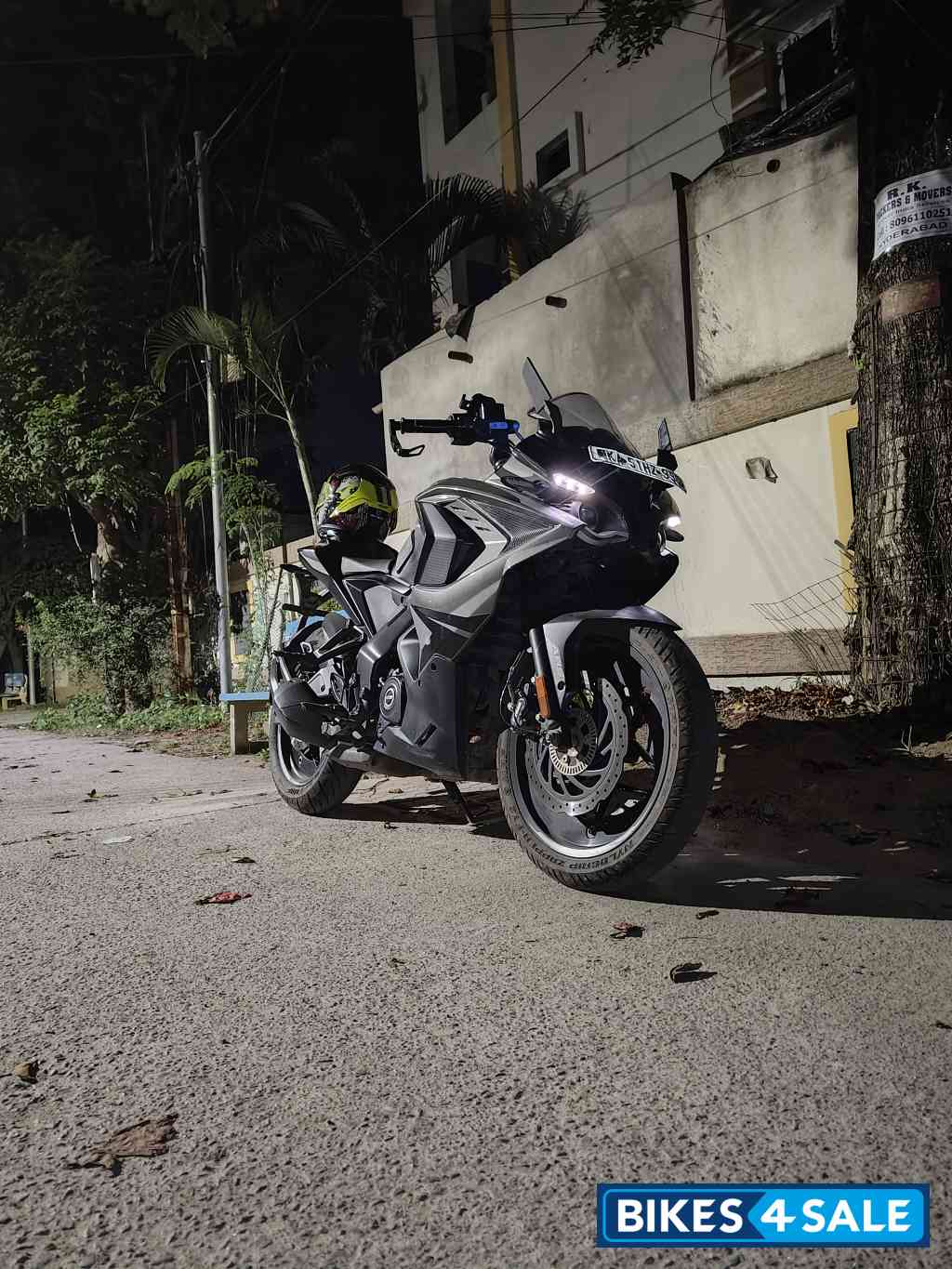 Bajaj Pulsar RS 200 BS6