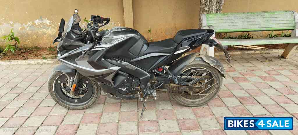 Bajaj Pulsar RS 200 BS6