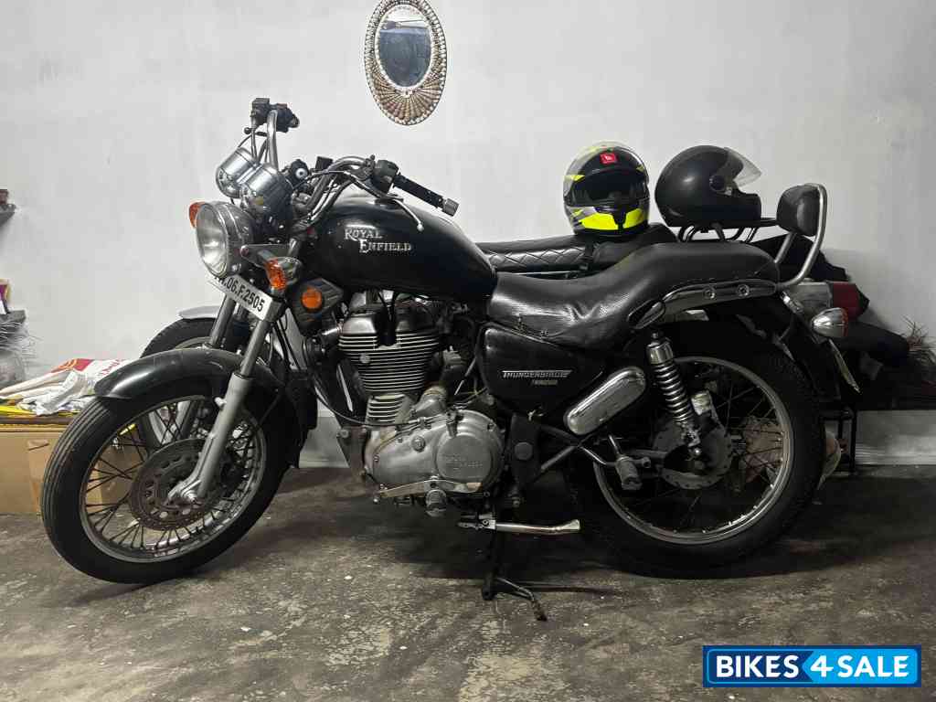 Magic Black Royal Enfield Thunderbird TwinSpark 350