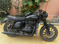 Jawa 42 Dual Channel ABS AllStar Black  Model