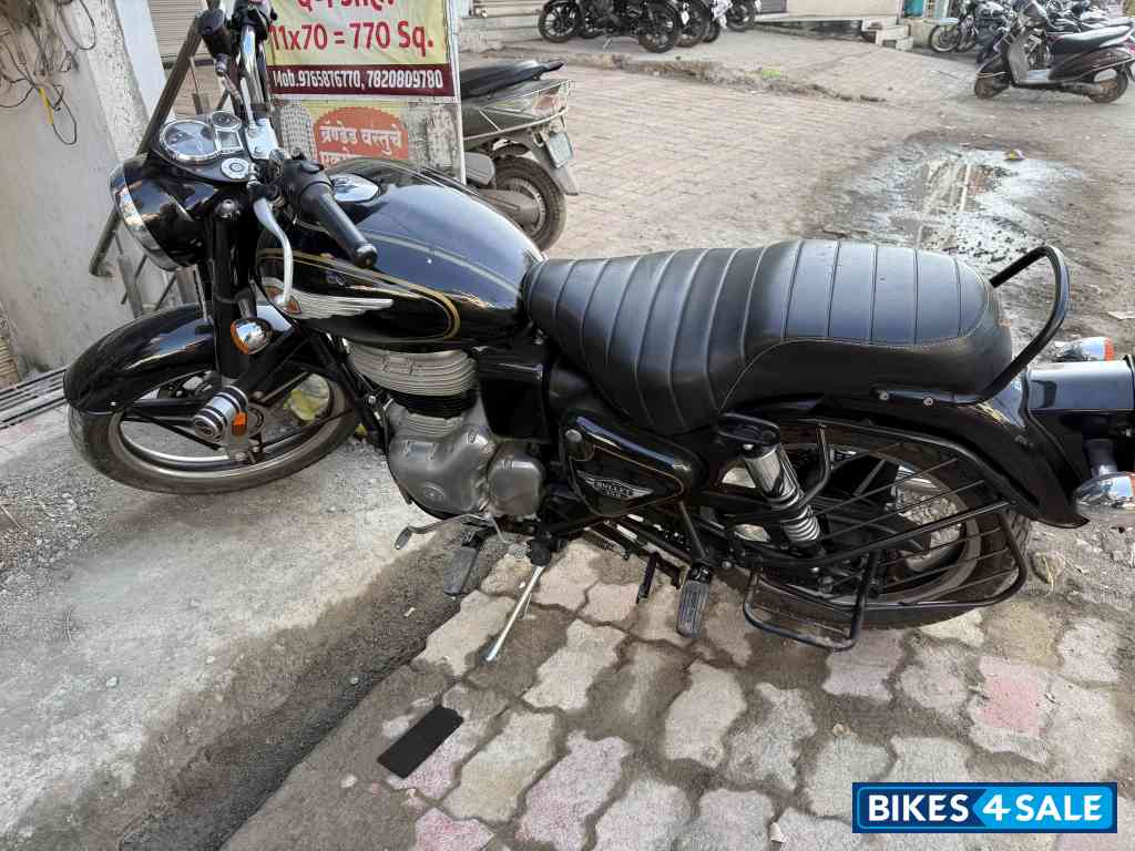 Black Royal Enfield Bullet 350 Black Royal Enfield Bullet 350