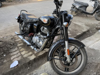Black Royal Enfield Bullet 350