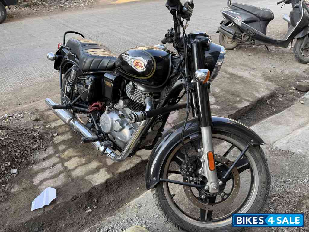 Black Royal Enfield Bullet 350 Black Royal Enfield Bullet 350