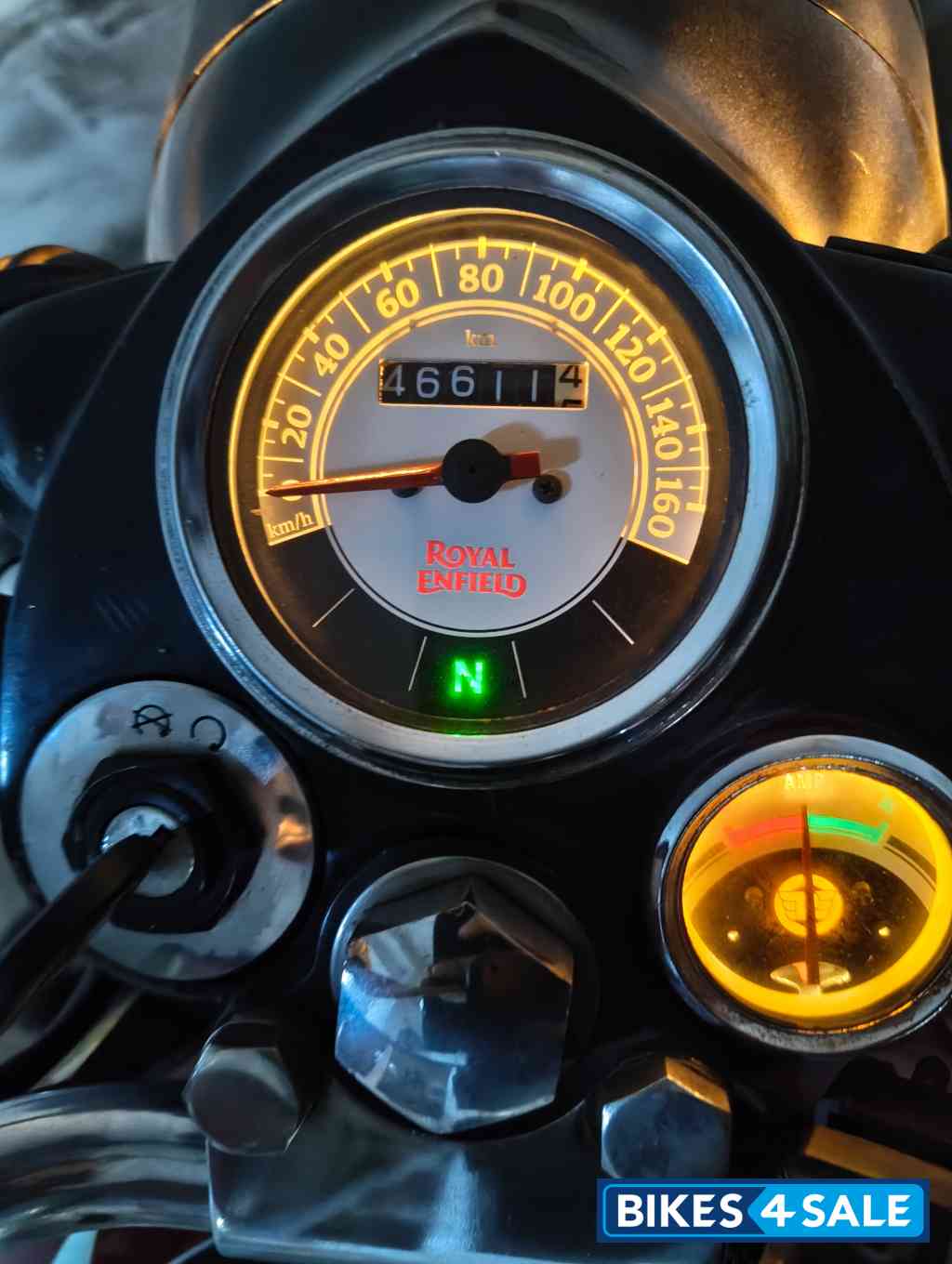 Chestnut Royal Enfield Classic 350