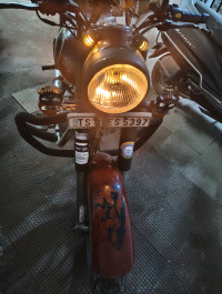 Chestnut Royal Enfield Classic 350
