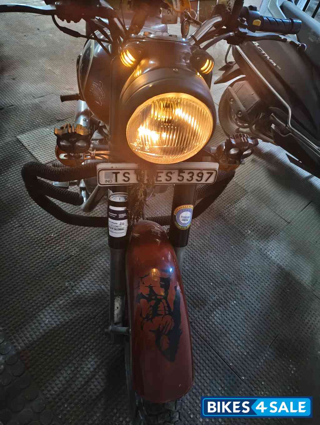 Chestnut Royal Enfield Classic 350 Chestnut Royal Enfield Classic 350