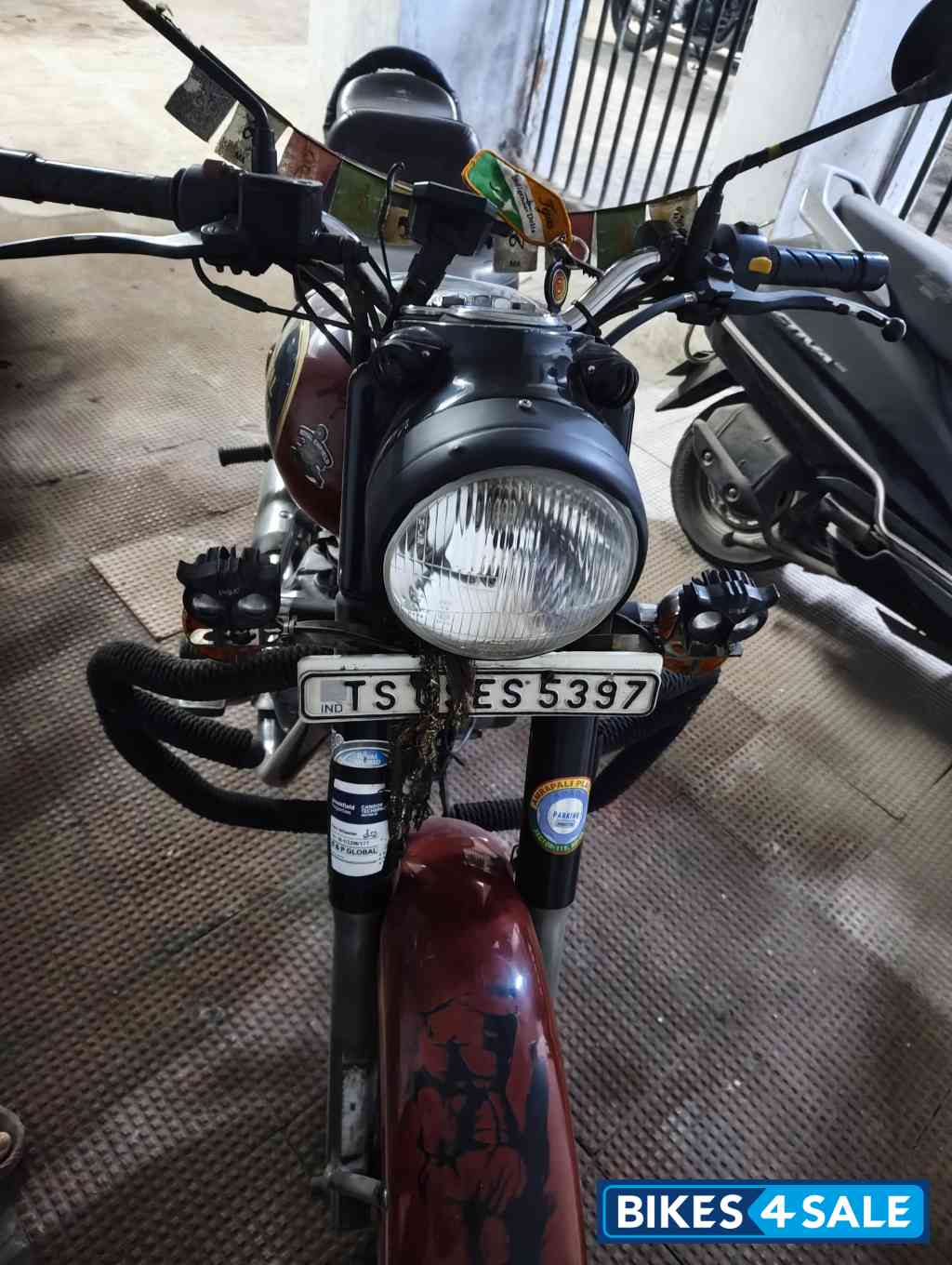 Chestnut Royal Enfield Classic 350 Chestnut Royal Enfield Classic 350