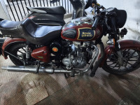 Chestnut Royal Enfield Classic 350