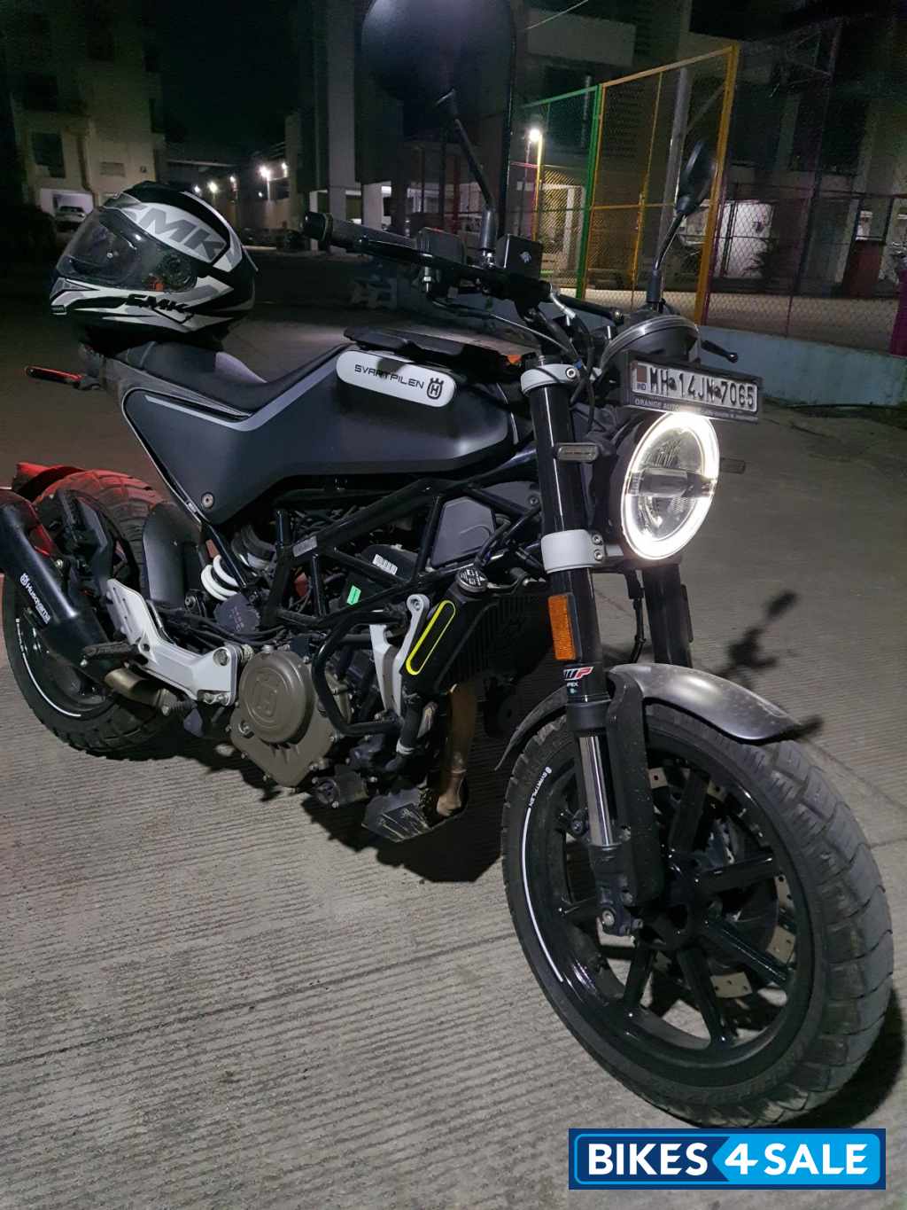 Husqvarna Svartpilen 250