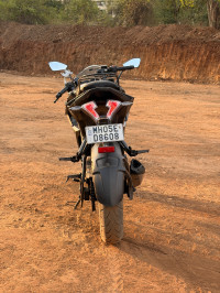 Bajaj Pulsar RS 200 ABS