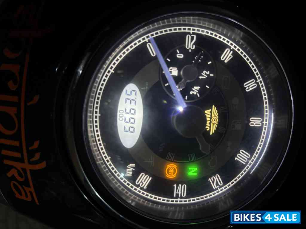 Jawa 350 Legacy Edition